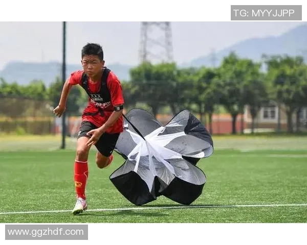 足球明星与雨伞的完美结合精彩图片大全集欣赏 足球明星与雨伞的完美结合精彩图片大全集欣赏